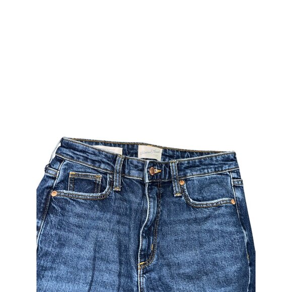 Universal Thread Goods Size 2 High Rise Slim Straight Distressed Jeans - Picture 4 of 6